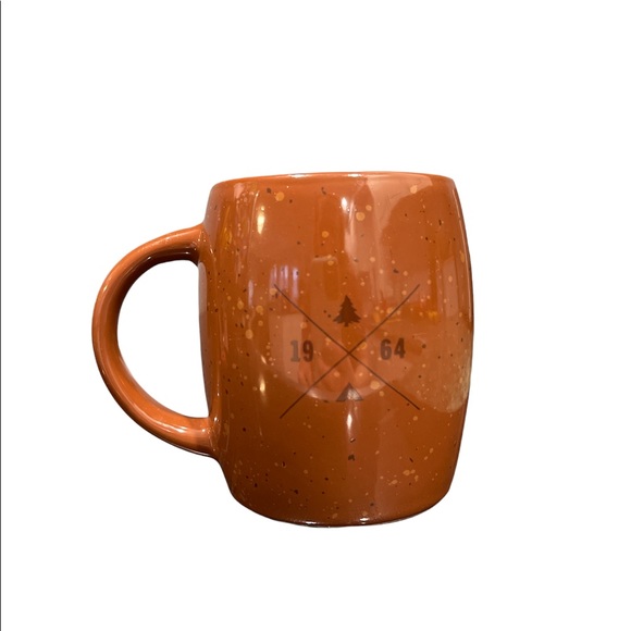 Tim Hortons #16 Limited Edition Beaver mug cup - Picture 3 of 5